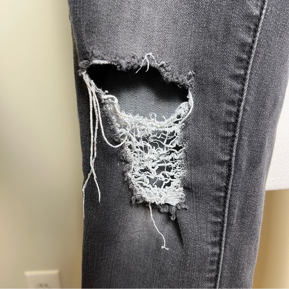 Articles of Society Raw Hem Skinny Jeans - Size 30 - Picture 6 of 9